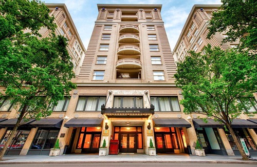 Old Town Chinatown Hotel | Embassy Suites by Hilton Portland Downtown