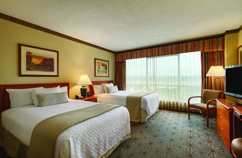Portland Hotel | Embassy Suites by Hilton Portland Airport 2 Room Mountan View Suite-1 King Bed-Non-smoking