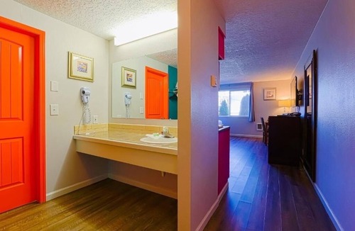 Seaside Hotel | Embrace the Coastal Vibe! Pet-friendly Property, Free Parking, Kitchenette!