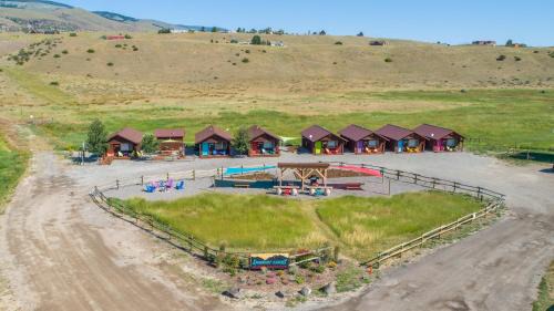 Emigrant House | Emigrant Cabins Tiny cabin near Yellowstone