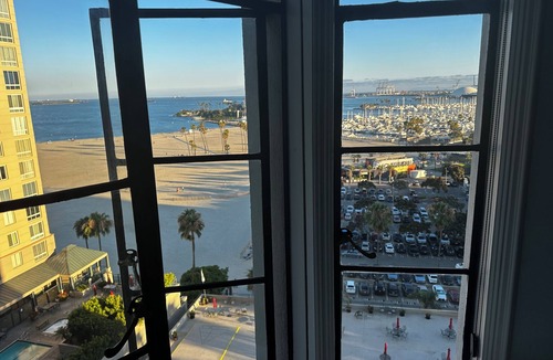 Alamitos Beach Condo | Enchanting 1-bedroom condo in Long Beach. Beach Views and easy walking.
