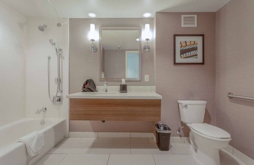 Anaheim Resort Hotel | Enjoy Disneyland Magic! Outdoor Pool, Pet-Friendly Property!