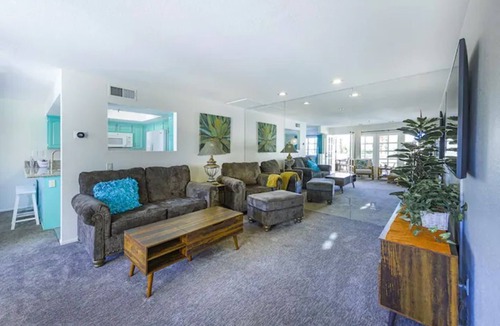 Downtown Palm Springs Condo | Enjoy Palm Springs with ease! Downtown, adjacent to casino, 5 min walk to town