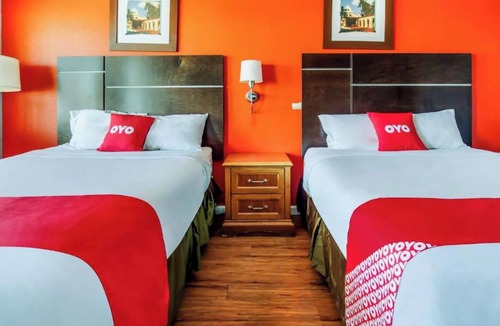 Ridgecrest Hotel | Enjoy Ridgecrest’s Attractions with Budget Comfort in a Room with 2 Queen Beds