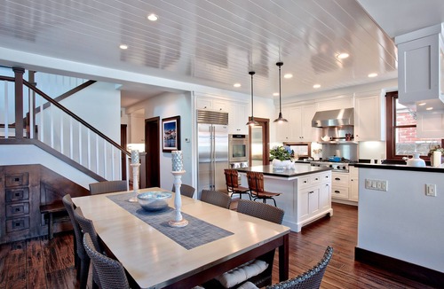 Balboa Island House | Enjoy the Balboa Experience in this beautiful Craftsman house!