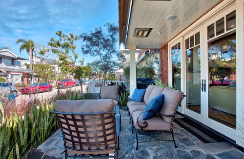 Balboa Island House | Enjoy the Balboa Experience in this beautiful Craftsman house!