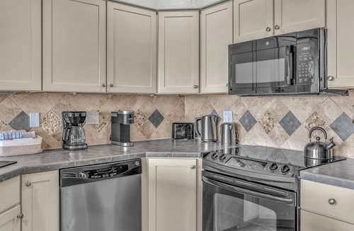 Seaside Condo | Enjoy the Prom from this beautiful oceanfront condo in the heart of Seaside!