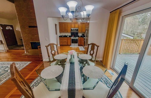 Lake Forest Park House | Entire 3-bedroom charming house in Lake Forest Park