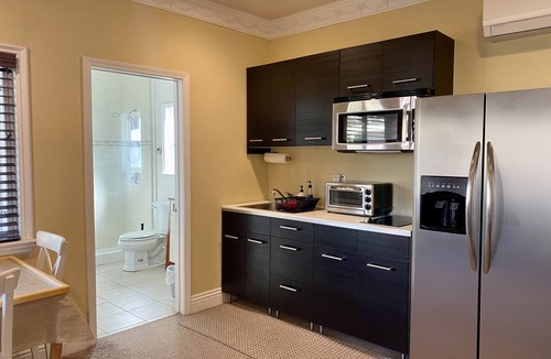 Arcadia House | Entire Detached Guesthouse Studio with Private Entrance