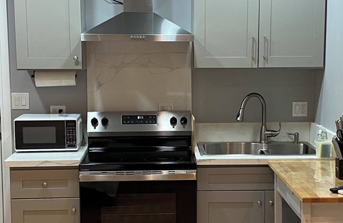 Garden Grove Apartment | Entire guesthouse in Garden Grove, California