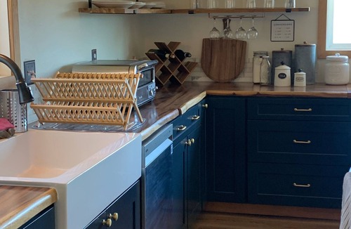 Monmouth House | Entire House Luxury Farm Stay w Animals Hot Tub