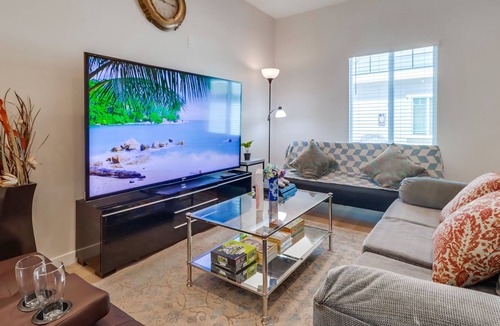 Imperial Beach House | Entire Modern 3BR Home w Garage 5-min to the Beach, 15-min to San Diego Downtown