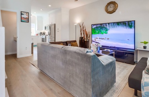 Imperial Beach House | Entire Modern 3BR Home w Garage 5-min to the Beach, 15-min to San Diego Downtown