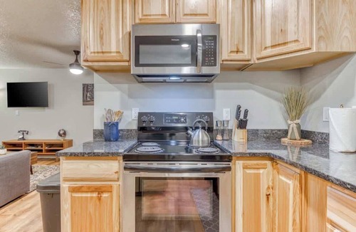 Mount Hood Village Condo | Entire Renovated Motel with Rustic Charm