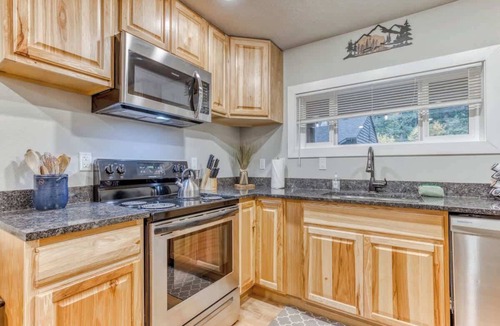 Mount Hood Village Condo | Entire Renovated Motel with Rustic Charm