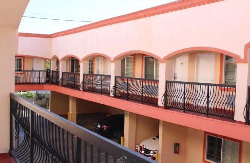 Maywood Hotel | ERTH INN by AGA Maywood