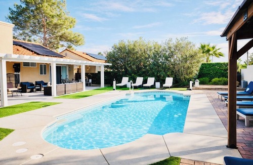 North Las Vegas House | ESCAPE THE MADNESS with no better place to relax! NEW LUXURY SPA AND HUGE POOL!