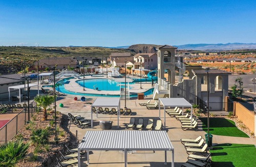 Washington House | Escondido 2343 & 2355 Retreat, Connected homes with 10 Bedrooms, sleeps 40, and endless amenities