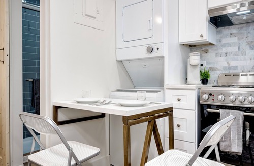 Midtown Apartment | Everything NEW Studio! Close to Golf and Medical!