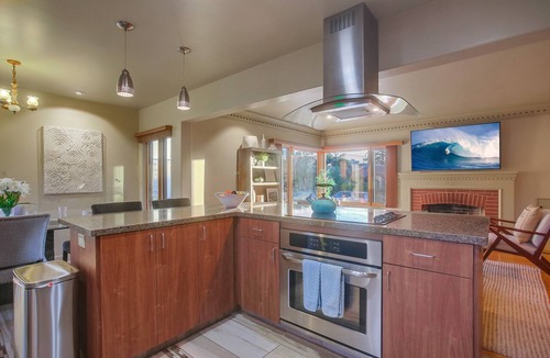 Beach Barber Tract Condo | Exclusive Backyard * Ground Level * Blocks to Beach