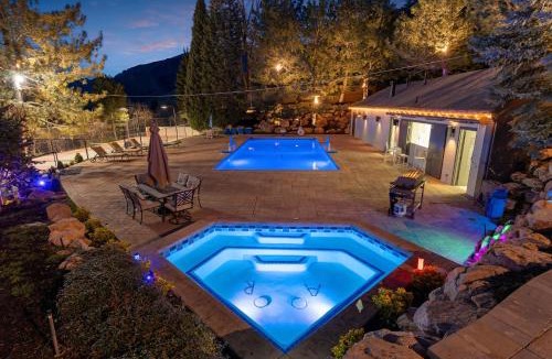 Olympus Cove Apartment | Exclusive Luxury Resort- Heated Pool & Pickleball
