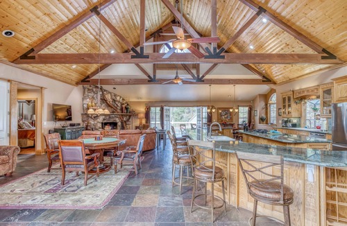Fox Farm House | Experience luxury and splendor with private spa, game room + updated kitchen