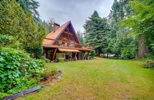 Mount St. Helens House | Explore Mt St Helens: A-Frame Chalet w/Deck!