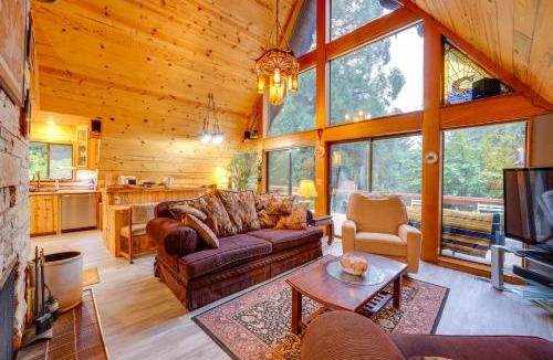 Mount St. Helens House | Explore Mt St Helens: A-Frame Chalet w/Deck!