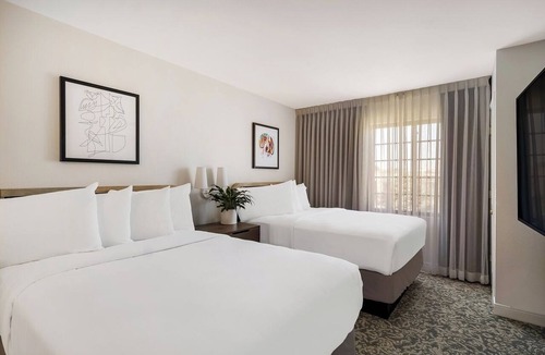 Sorrento Valley Hotel | Explore San Diego's Wonders! Full Kitchen, Free Breakfast, Pool, Pet-friendly!