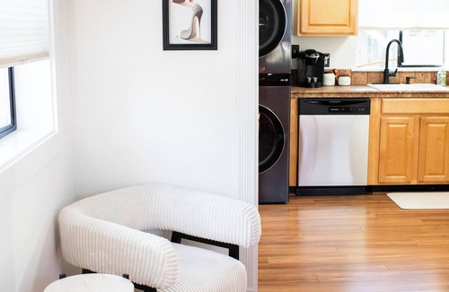 Renton House | Fabulous 2-bedroom house with AC in charming Renton