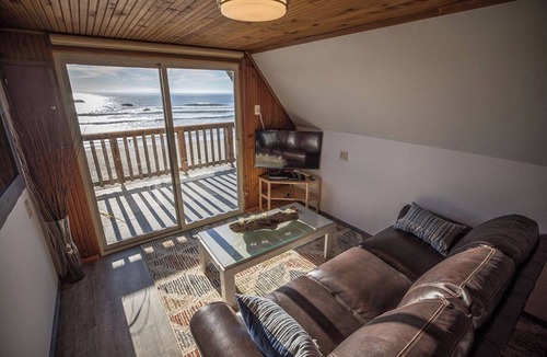 Bandon Apartment | Face Rock Retreat: North Loft