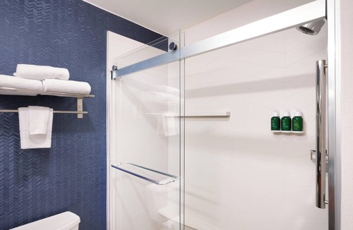 Bridle Trails Hotel | Fairfield Inn & Suites by Marriott Seattle Bellevue/Redmond