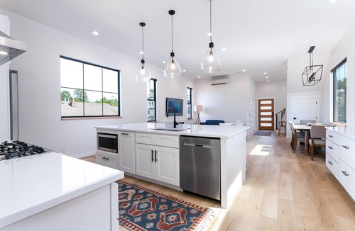 Fairhaven House | Fairhaven Luxury With Rooftop Deck and Ocean Views