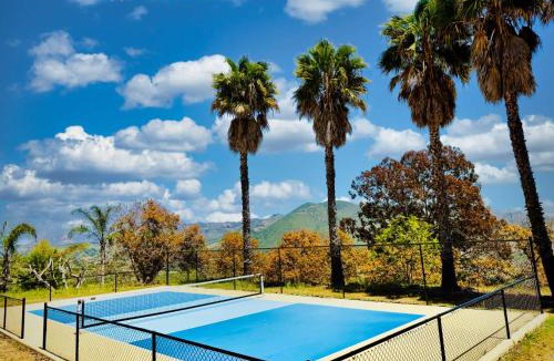 Fallbrook House | Fallbrook Hilltop Sanctuary - Pool & Pickleball