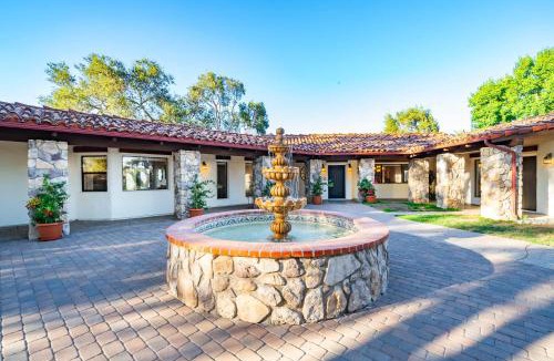 Fallbrook House | Fallbrook Hilltop Sanctuary - Pool & Pickleball