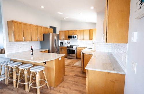 Rockaway Beach House | Family and pet friendly! 4 Bd, 3 bath beach house with ocean views! Sleeps 10!