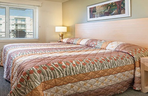 Seaside Gilbert District Resort | Family Friendly Beachfront Resort on the Promenade with Ocean Views!