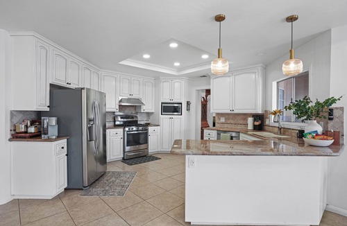 Northwest Anaheim House | Family Friendly Beautiful Decorated Pool Homenn