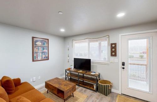 Florence House | Family-friendly condo with kitchen close to river downtown & WIFI
