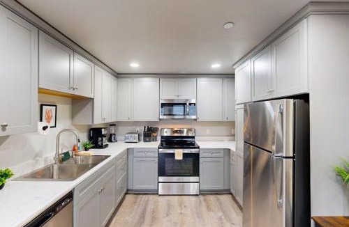 Florence House | Family-friendly condo with kitchen close to river downtown & WIFI