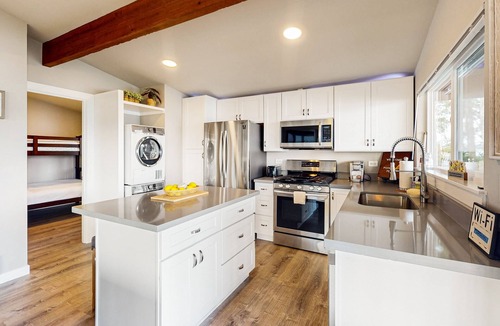 Tillicum House | Family-friendly, soundfront getaway with deck, Wifi, W/D and mountain views