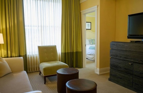 Goose Hollow Hotel | Family Friendly Suite Near Washington Park - 2.2 mi | Pet Friendly | Parking