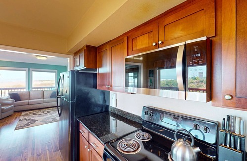 Rockaway Beach Condo | Family Friendly Oceanfront Condo with Free WiiFi Ocean Views and Easy Beach Access