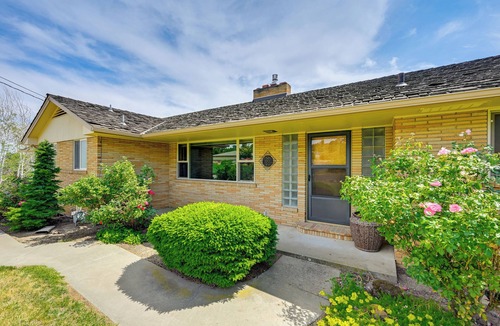Yakima Cottage | Family-friendly Yakima Escape w/Yard & Pool!