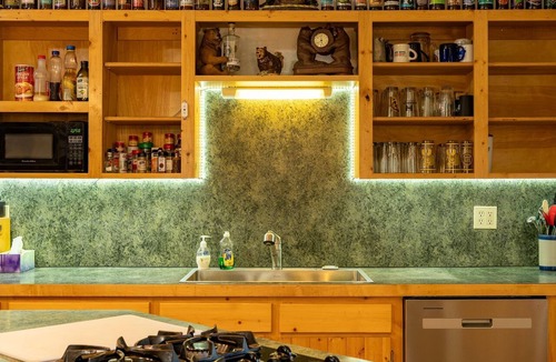 Joseph House | Family Lodge Retreat Steps from Wallowa Lake