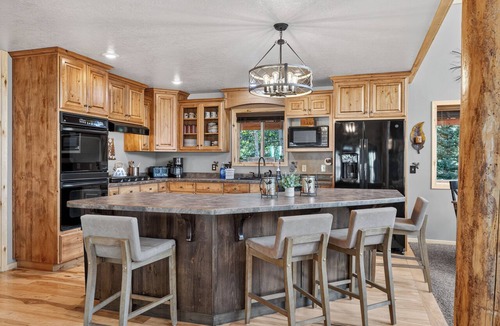 Mammoth Creek Cabin | Family Mountain Retreat Near Panguitch Lake
