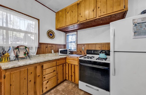 Peter Pan House | Family & Pet-Friendly Big Bear Getaway – Relax, Explore & Unwind with Big Yard!