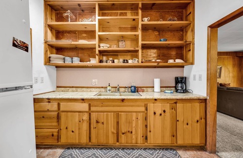 Peter Pan House | Family & Pet-Friendly Big Bear Getaway – Relax, Explore & Unwind with Big Yard!