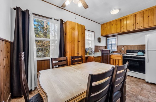 Peter Pan House | Family & Pet-Friendly Big Bear Getaway – Relax, Explore & Unwind with Big Yard!