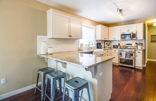 Larkspur House | Family + Pet Retreat Near Old Mill Bend